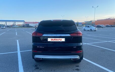 Geely Atlas, 2022 год, 1 780 000 рублей, 4 фотография