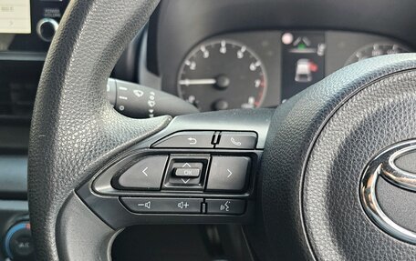 Toyota Yaris, 2020 год, 1 390 000 рублей, 21 фотография
