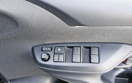 Toyota Yaris, 2020 год, 1 390 000 рублей, 25 фотография