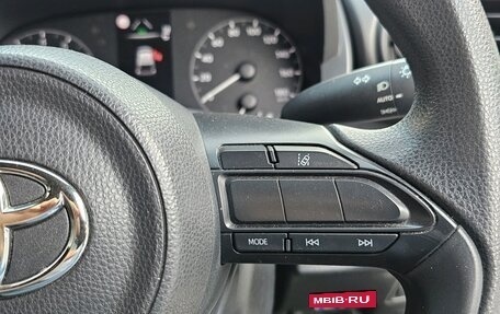 Toyota Yaris, 2020 год, 1 390 000 рублей, 22 фотография