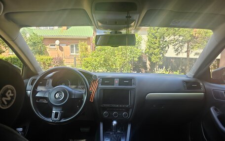 Volkswagen Jetta VI, 2012 год, 870 000 рублей, 17 фотография