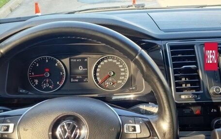 Volkswagen Multivan T6 рестайлинг, 2017 год, 4 500 000 рублей, 2 фотография
