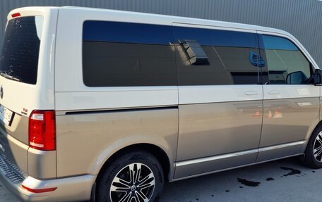 Volkswagen Multivan T6 рестайлинг, 2017 год, 4 500 000 рублей, 5 фотография