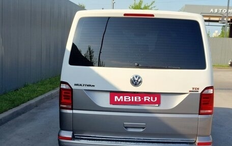 Volkswagen Multivan T6 рестайлинг, 2017 год, 4 500 000 рублей, 9 фотография