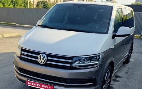 Volkswagen Multivan T6 рестайлинг, 2017 год, 4 500 000 рублей, 8 фотография