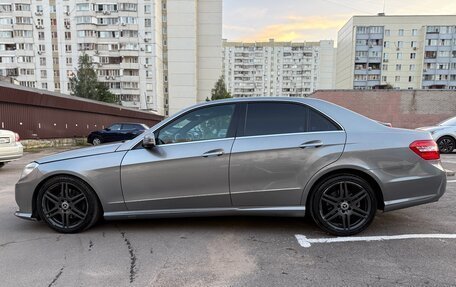 Mercedes-Benz E-Класс, 2010 год, 1 200 000 рублей, 4 фотография