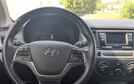 Hyundai Solaris II рестайлинг, 2018 год, 1 290 000 рублей, 8 фотография