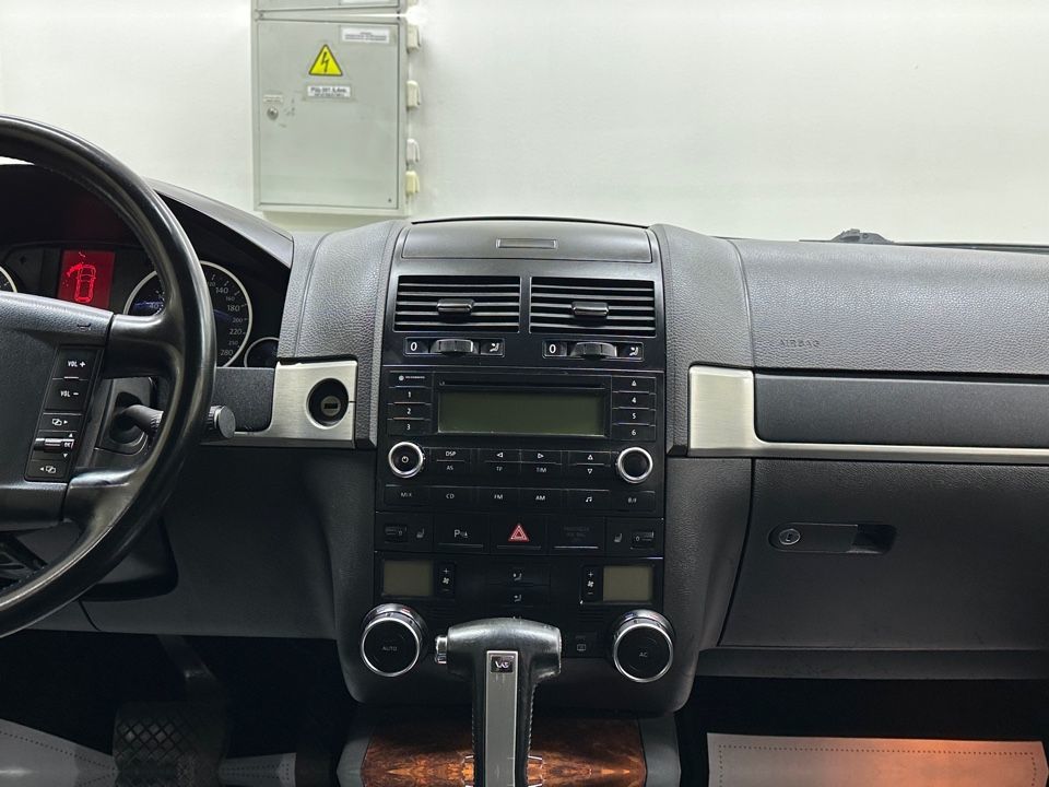 Volkswagen Touareg, 2010 год, 1 249 000 рублей, 11 фотография
