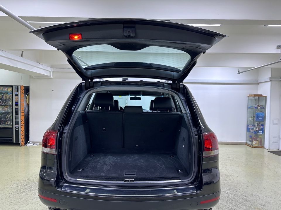 Volkswagen Touareg, 2010 год, 1 249 000 рублей, 7 фотография