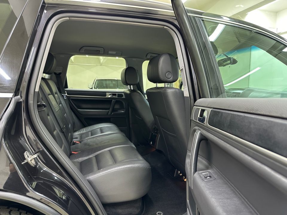Volkswagen Touareg, 2010 год, 1 249 000 рублей, 16 фотография