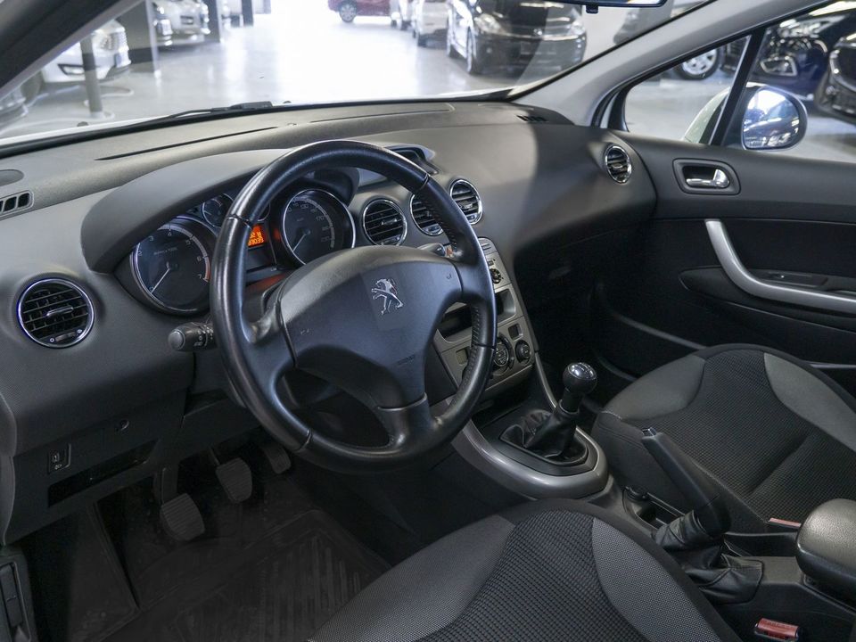 Peugeot 308, 2011 год, 429 000 рублей, 9 фотография