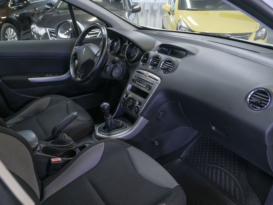 Peugeot 308, 2011 год, 429 000 рублей, 16 фотография