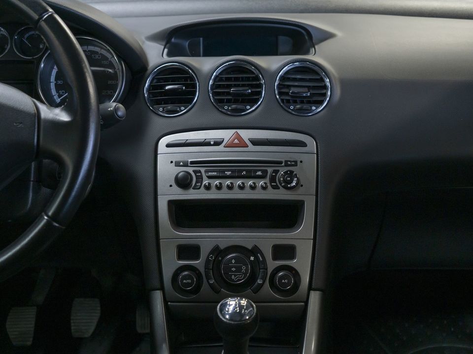 Peugeot 308, 2011 год, 429 000 рублей, 18 фотография