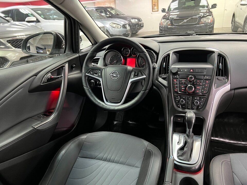 Opel Astra, 2013 год, 749 000 рублей, 12 фотография