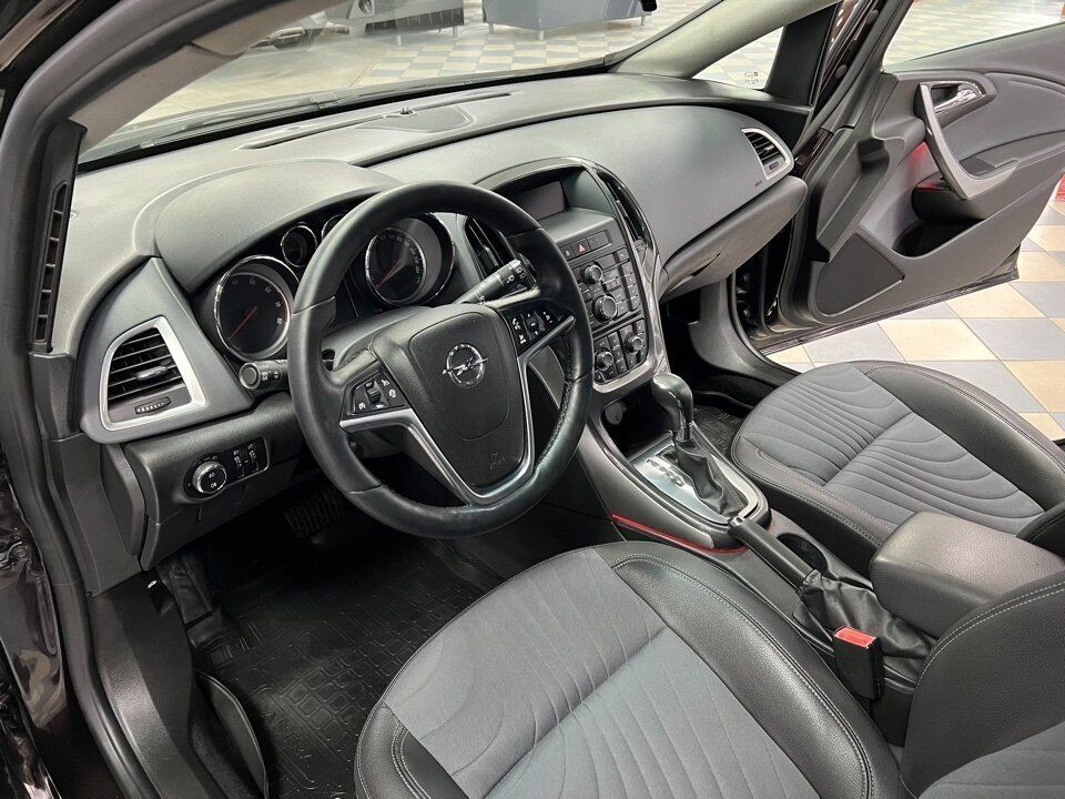 Opel Astra, 2013 год, 749 000 рублей, 13 фотография