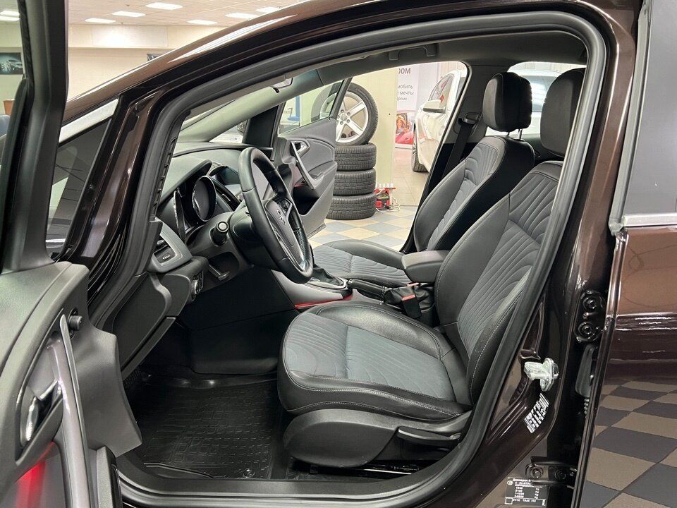 Opel Astra, 2013 год, 749 000 рублей, 14 фотография
