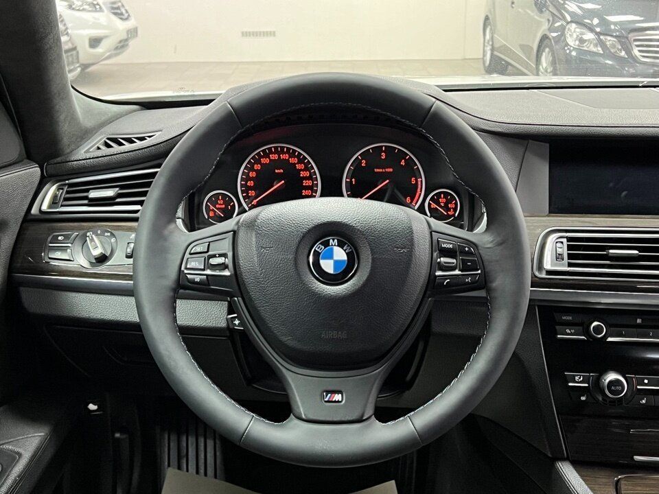 BMW 7 серия, 2011 год, 2 049 000 рублей, 9 фотография