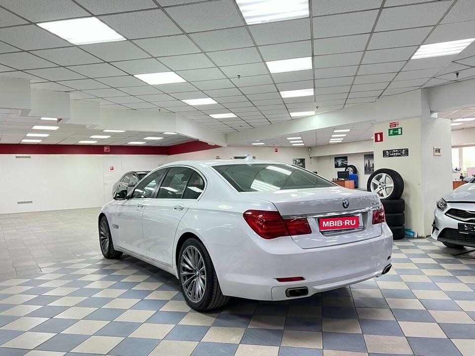 BMW 7 серия, 2011 год, 2 049 000 рублей, 6 фотография