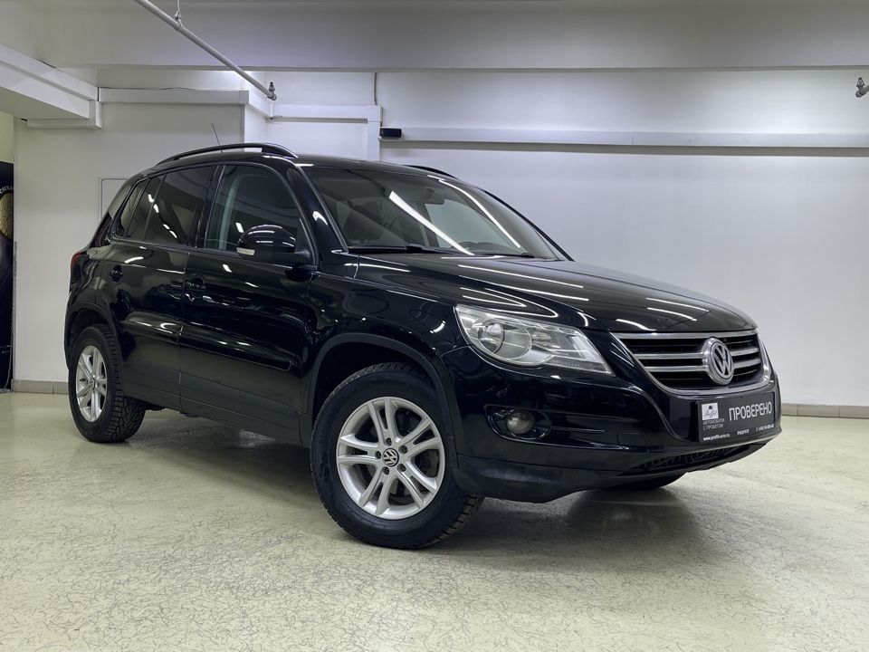 Volkswagen Tiguan, 2010 год, 949 000 рублей, 2 фотография