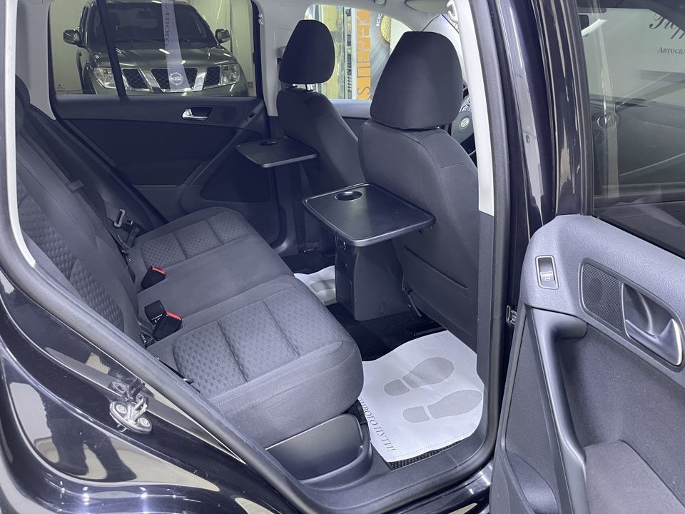 Volkswagen Tiguan, 2010 год, 949 000 рублей, 7 фотография