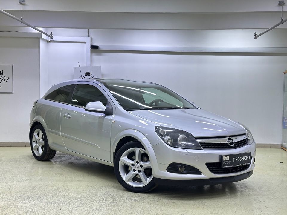 Opel Astra GTC, 2010 год, 669 000 рублей, 3 фотография