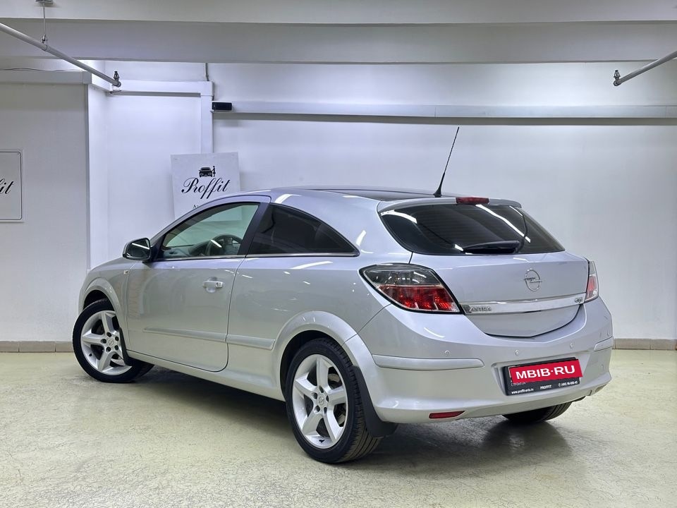 Opel Astra GTC, 2010 год, 669 000 рублей, 4 фотография