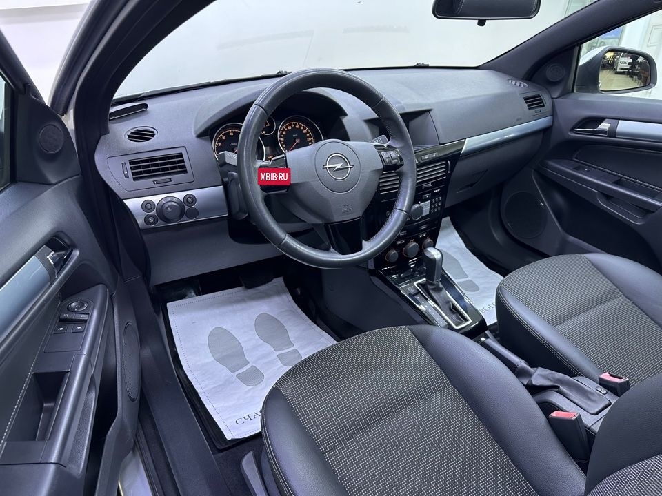 Opel Astra GTC, 2010 год, 669 000 рублей, 8 фотография
