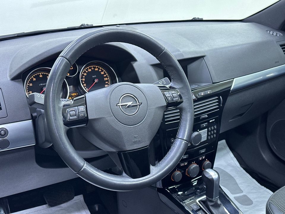 Opel Astra GTC, 2010 год, 669 000 рублей, 12 фотография