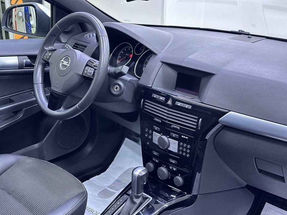 Opel Astra GTC, 2010 год, 669 000 рублей, 16 фотография