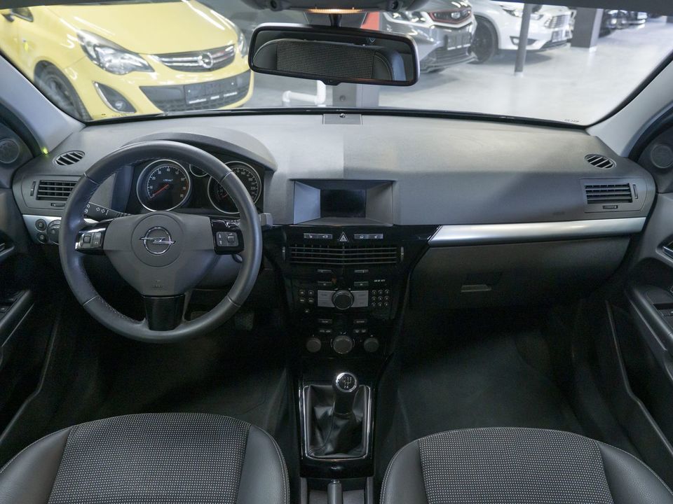 Opel Astra, 2008 год, 649 000 рублей, 13 фотография