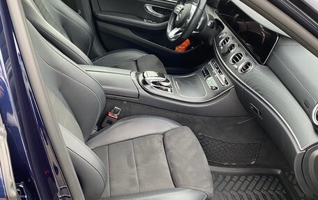 Mercedes-Benz E-Класс, 2019 год, 3 100 000 рублей, 10 фотография