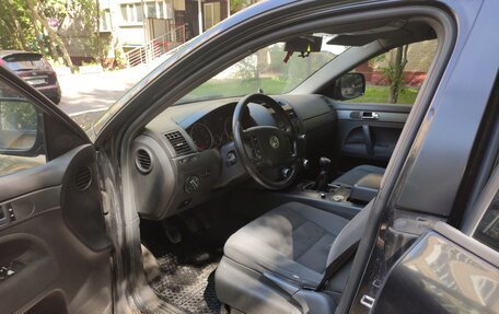 Volkswagen Touareg III, 2004 год, 500 000 рублей, 7 фотография