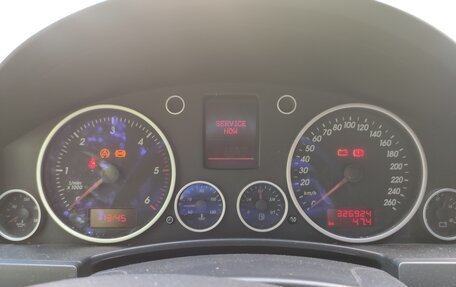 Volkswagen Touareg III, 2004 год, 500 000 рублей, 20 фотография