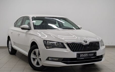 Skoda Superb III рестайлинг, 2017 год, 1 760 000 рублей, 24 фотография