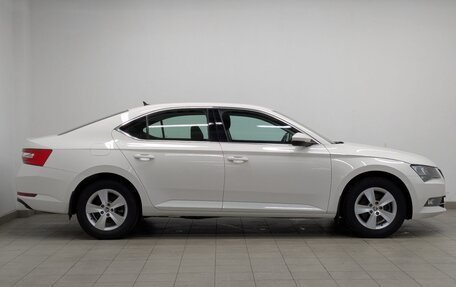 Skoda Superb III рестайлинг, 2017 год, 1 760 000 рублей, 25 фотография