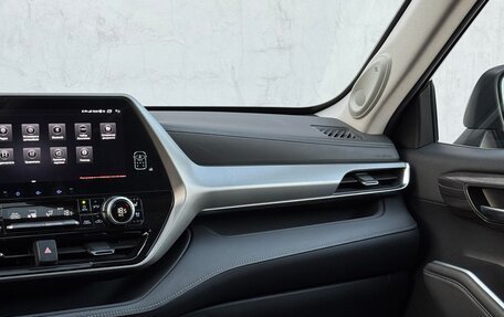 Toyota Highlander, 2020 год, 5 490 000 рублей, 15 фотография