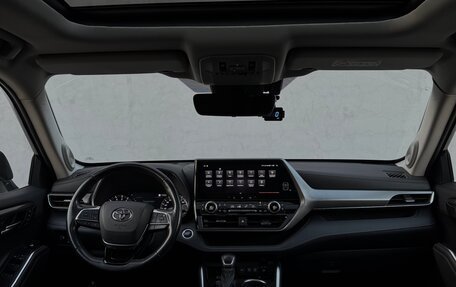 Toyota Highlander, 2020 год, 5 490 000 рублей, 12 фотография