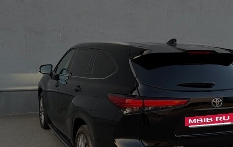 Toyota Highlander, 2020 год, 5 490 000 рублей, 4 фотография