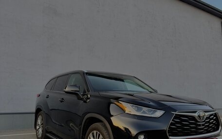 Toyota Highlander, 2020 год, 5 490 000 рублей, 2 фотография