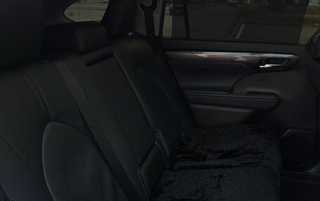 Toyota Highlander, 2020 год, 5 490 000 рублей, 21 фотография