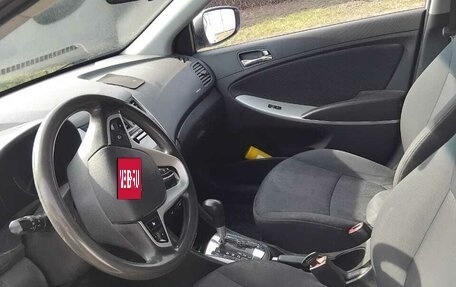 Hyundai Solaris II рестайлинг, 2013 год, 770 000 рублей, 4 фотография
