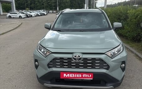 Toyota RAV4, 2019 год, 2 299 999 рублей, 3 фотография
