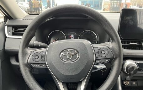 Toyota RAV4, 2025 год, 2 410 000 рублей, 12 фотография