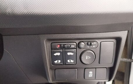 Honda Freed I, 2013 год, 1 300 000 рублей, 6 фотография