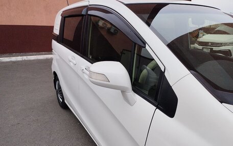 Honda Freed I, 2013 год, 1 300 000 рублей, 4 фотография