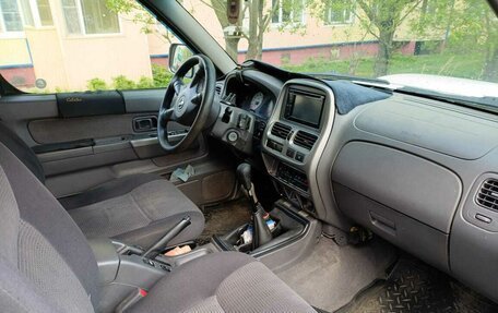 Nissan NP300, 2011 год, 1 300 000 рублей, 2 фотография