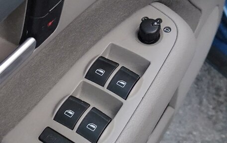 Audi A4, 2004 год, 800 000 рублей, 10 фотография