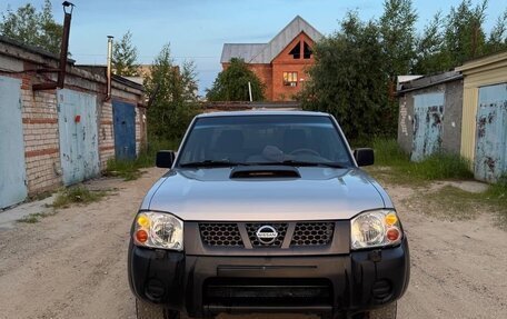 Nissan NP300, 2012 год, 1 150 000 рублей, 2 фотография