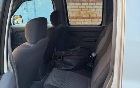 Nissan NP300, 2012 год, 1 150 000 рублей, 7 фотография