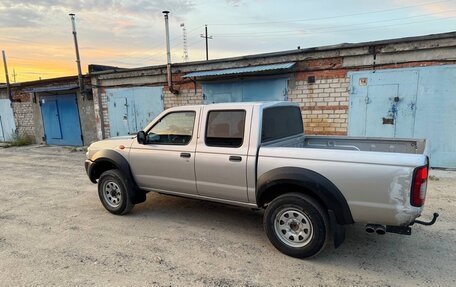 Nissan NP300, 2012 год, 1 150 000 рублей, 5 фотография